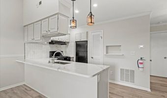 3 Telemark Dr 10, Alloway, NJ 07462