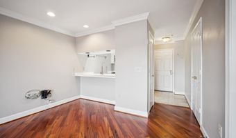 1050 N STUART St 411, Arlington, VA 22201