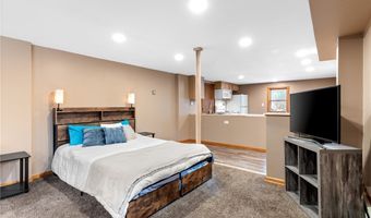 193 Fairway Dr, Akron, OH 44333