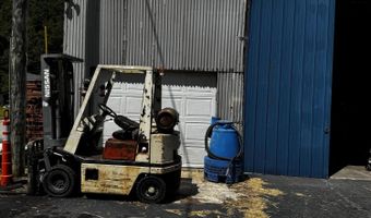 4327 Hwy 38, Ages Brookside, KY 40801