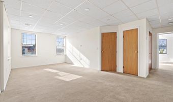 194 Park Ave 2B, Amityville, NY 11701