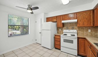 1915 MAIN St, Atlantic Beach, FL 32233