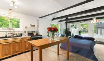 25-27 Gingko Ln, Brattleboro, VT 05301