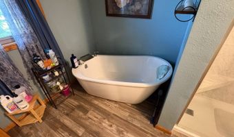 1105 Benton St, Albany, MO 64402