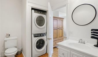 14 High St, Barrington, RI 02806