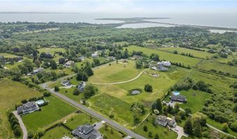 11 Saltwood Farm Rd, Middletown, RI 02842