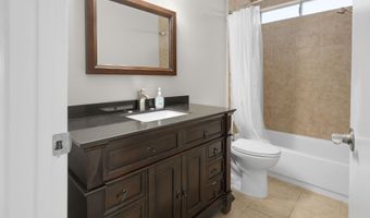 913 Buena Rosa Ct, Fallbrook, CA 92028