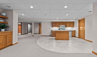 301 E WAYFARER Ln, Appleton, WI 54913