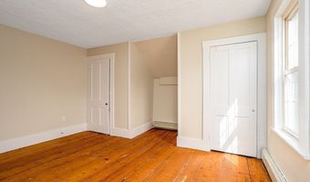 4 Main St, Ashburnham, MA 01430