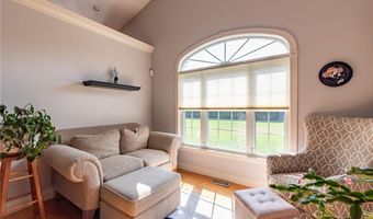 5 Sweet Corn Dr, Cranston, RI 02921