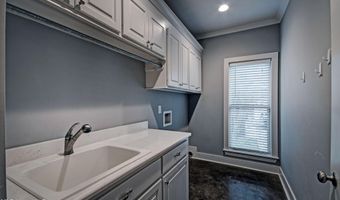 711 Chambord Dr, Brandon, MS 39042