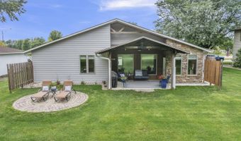 994 Emerald Hills Dr S, Arnolds Park, IA 51331