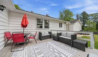 11 W Winkley St, Amesbury, MA 01913