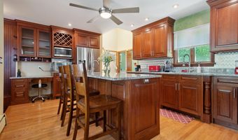 10 Colonial Dr, Clinton, CT 06413