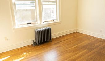 573 AVENUE E 4, Bayonne, NJ 07002