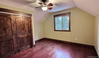 1286 Shore Dr, Cascade, ID 83611