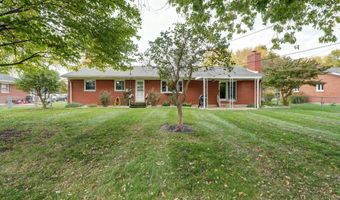 18 Greenmoor Dr, Arcanum, OH 45304