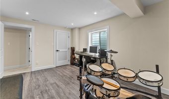 327 Crest Ln, Adams Twp., PA 16046