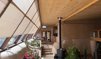 97 Calle Conejo, Arroyo Hondo, NM 87513