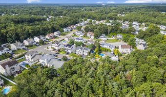 6 Surle Ct, Bayville, NJ 08721