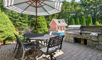 14 Bourget Ct, North Smithfield, RI 02896