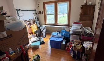 276 Blue Jay Dr, Beaver, WV 25813