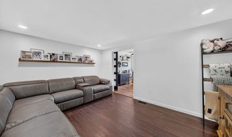 26 Algerine St, Berkley, MA 02779