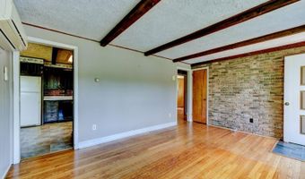 16 Lenape Ave, Andover, NJ 07860