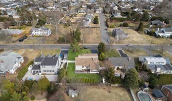 153 S Bayview Ave, Amityville, NY 11701