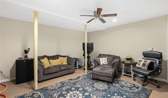 136 Corporate Pl, Middletown, RI 02842