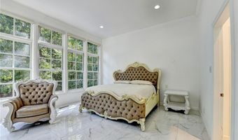 337 Lakeshore Dr, Berkeley Lake, GA 30096