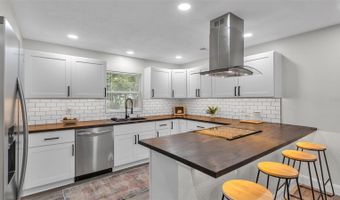 609 LIME St, Auburndale, FL 33823