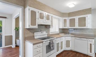 8531 General Grant Ln, Affton, MO 63123