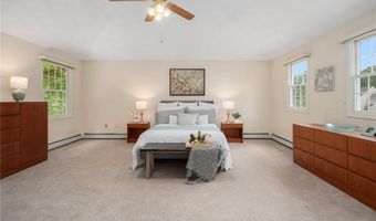 95 River Farm Dr, East Greenwich, RI 02818
