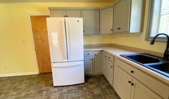 427 Muscadine Trl, Baskerville, VA 23915