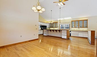 9 Snug Harbor Rd, Belgrade, ME 04917