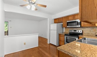 2332 Hidden Meadow Ln, Ballwin, MO 63021