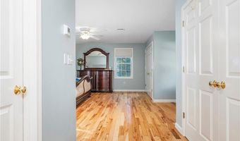 15 Leonard Dr, North Smithfield, RI 02896