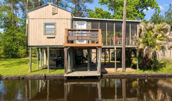 10091 River Dr, Bay St. Louis, MS 39520