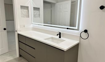 3255 NE 184th St 12113, Aventura, FL 33160
