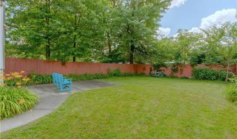 868 Davies Ave, Akron, OH 44306