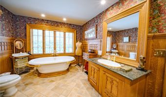 48 Old Searsport Ave, Belfast, ME 04915