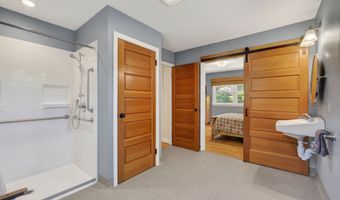 8 Liberty Rdg, Clinton, CT 06413