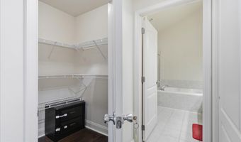 22908 N BROWN Sq, Ashburn, VA 20148