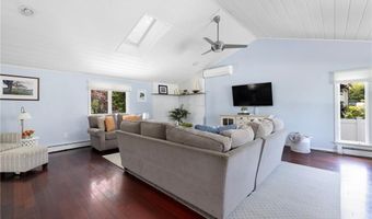 8 SCHOOL HOUSE Rd, Narragansett, RI 02882