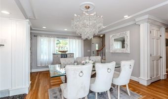 21 Crestwood Rd, Warwick, RI 02886