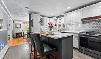 17 Boyle Ave, Cumberland, RI 02864