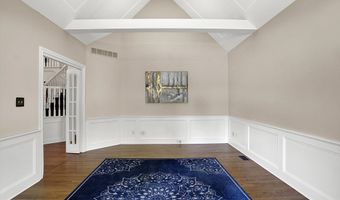 9015 Admirals Pointe Dr, Indianapolis, IN 46236
