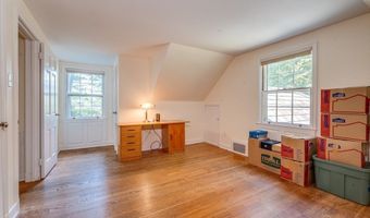18 Plum Tree Rd, Amherst, MA 01002