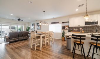 411 Calabrese St, Fallbrook, CA 92028